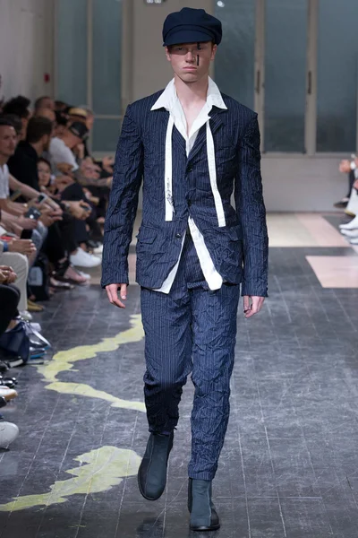 Look 29